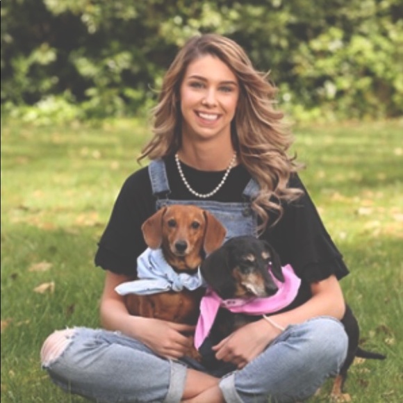 Meet your Posher, Ashley - Picture 2 of 3